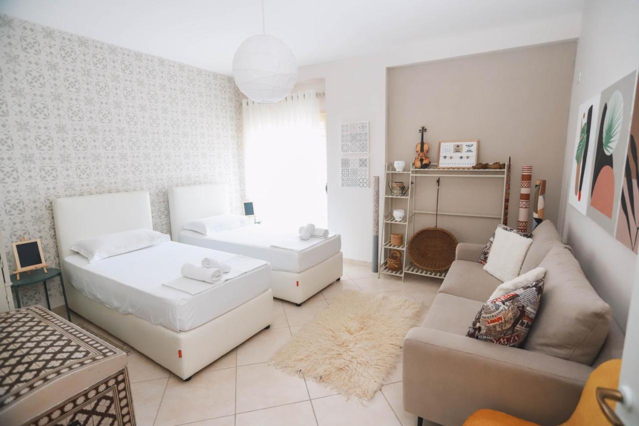 Large Apartment Near The Seaside Boulevard Lungomare Влёра Экстерьер фото