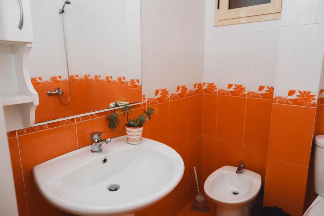 Large Apartment Near The Seaside Boulevard Lungomare Влёра Экстерьер фото